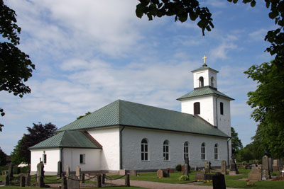 Denna bild har ett alt-attribut som är tomt. Dess filnamn är Enslovs-kyrka-2012-foto-Elisabeth-Fagerberg.jpg